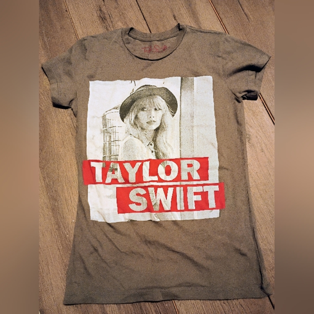 Taylor Swift Graphic Shirt